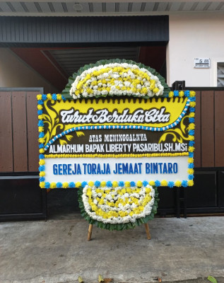 Papan Bunga Duka di Bukittinggi